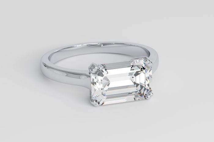 טבעת אירוסין חיתוך אמרלד מאוזן