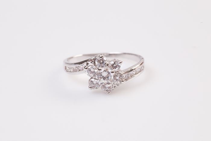 טבעת אירוסין טוויסט דגם Sunflower