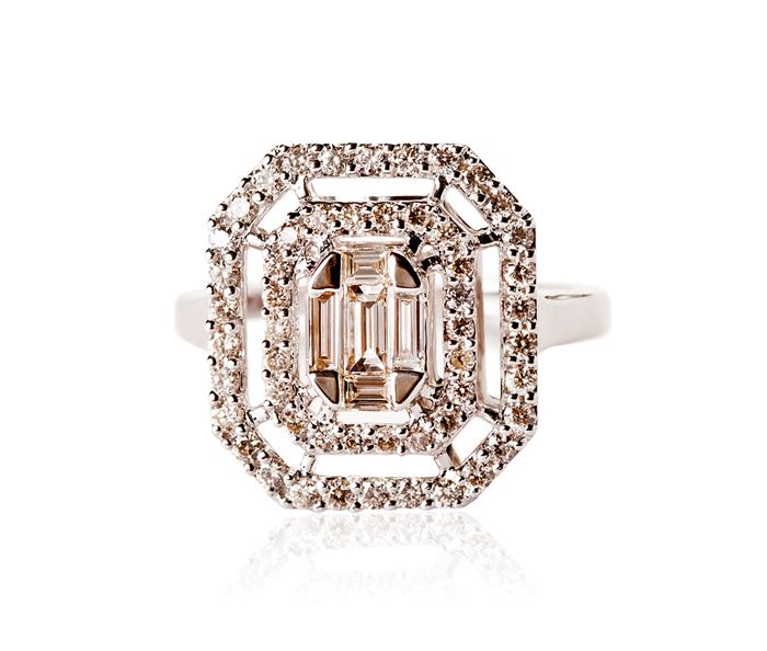 טבעת אירוסין משובצת יהלומים דגם משי