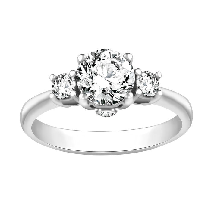 טבעת אירוסין משובצת יהלום מרכזי ו2 יהלומי צד