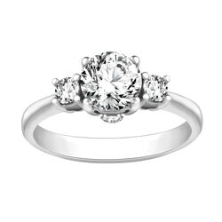 טבעת אירוסין משובצת יהלום מרכזי ו2 יהלומי צד