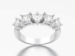 טבעת משובצת יהלומים בחיתוך עגול ופרינסס.